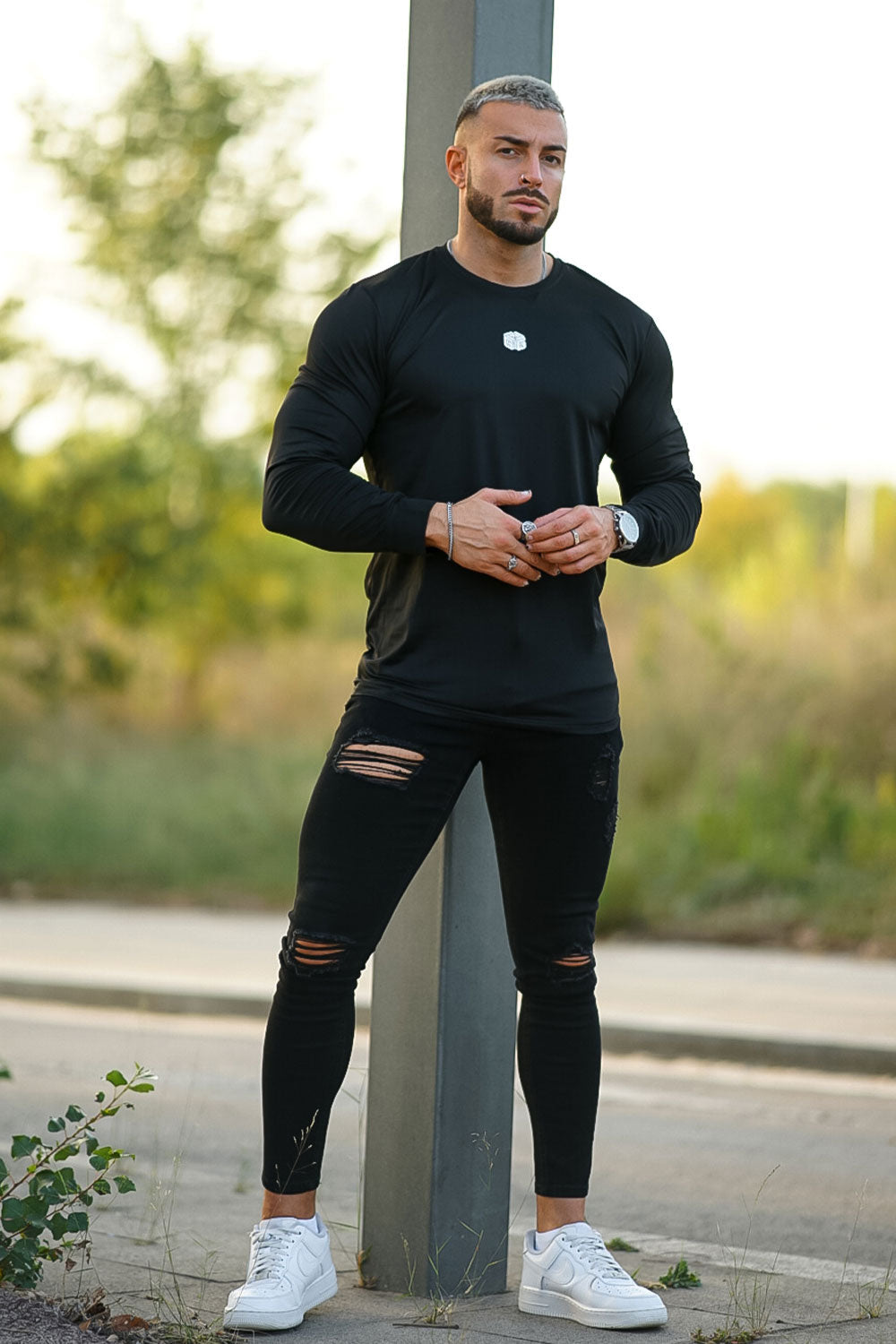 Men's Black Round-Neck Pullover: Comfort Redefined