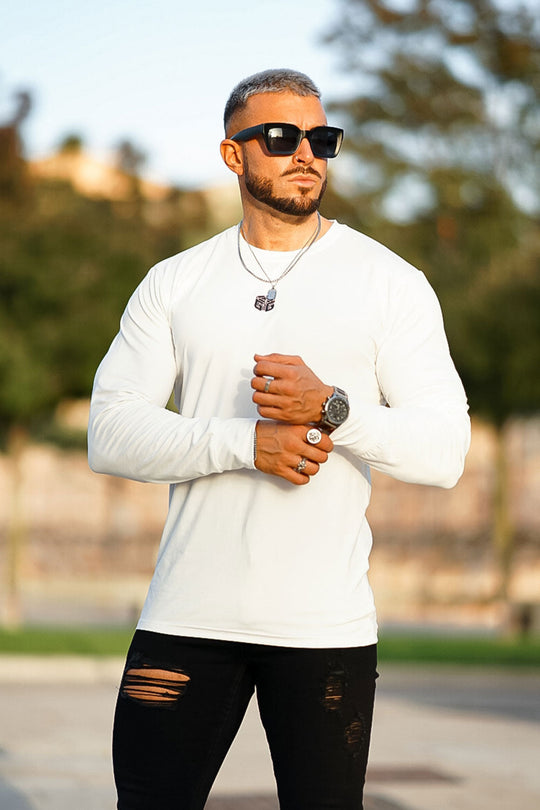 Men's Black Round-Neck Pullover: Comfort Redefined