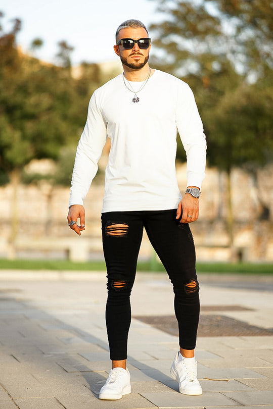 Men's Black Round-Neck Pullover: Comfort Redefined