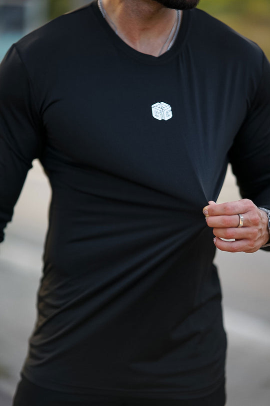 Men's Black Round-Neck Pullover: Comfort Redefined