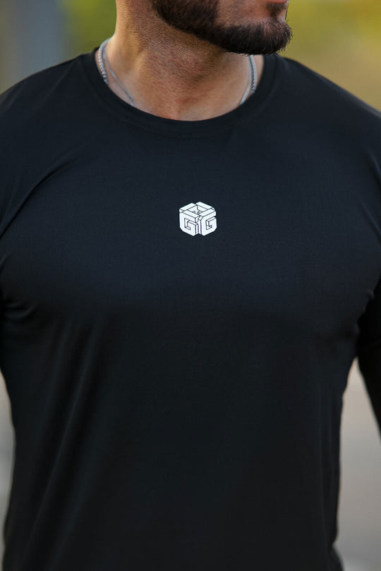 Men's Black Round-Neck Pullover: Comfort Redefined