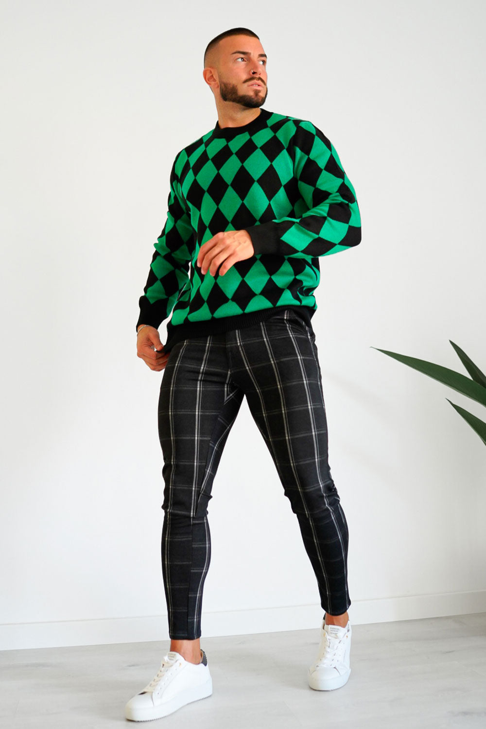 Men's Plaid Weater - Green & Round Neck