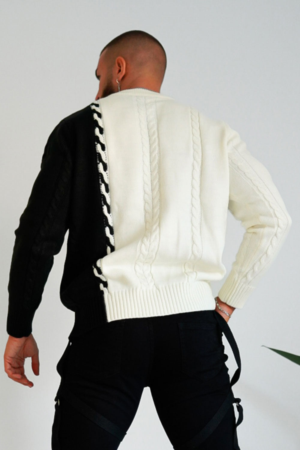 Men's Color Block Sweater - Black & White