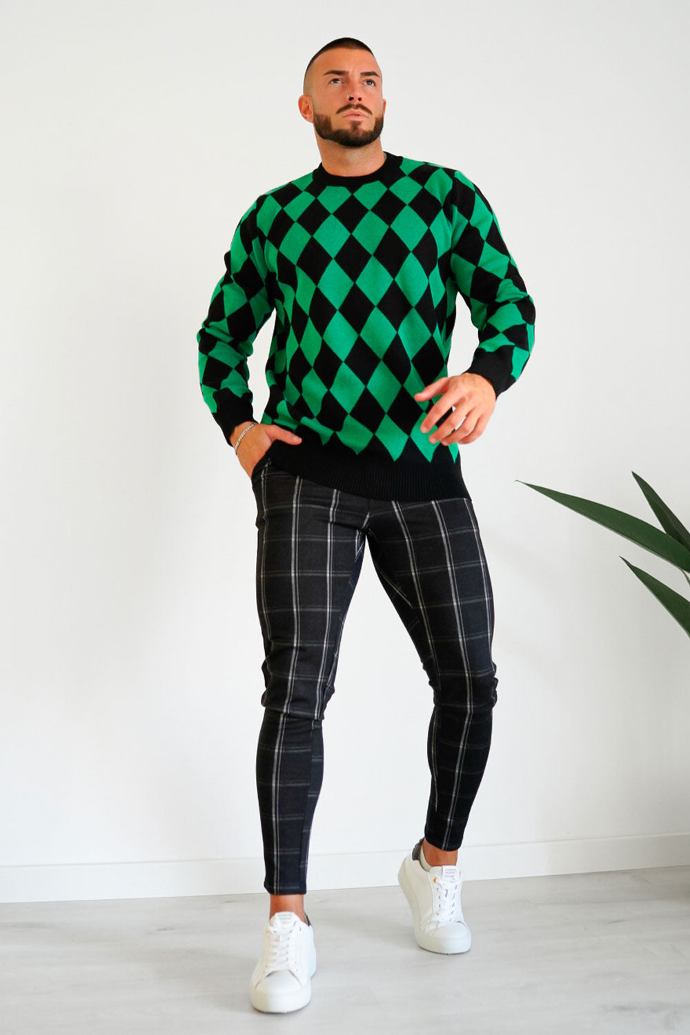 Men's Plaid Weater - Green & Round Neck