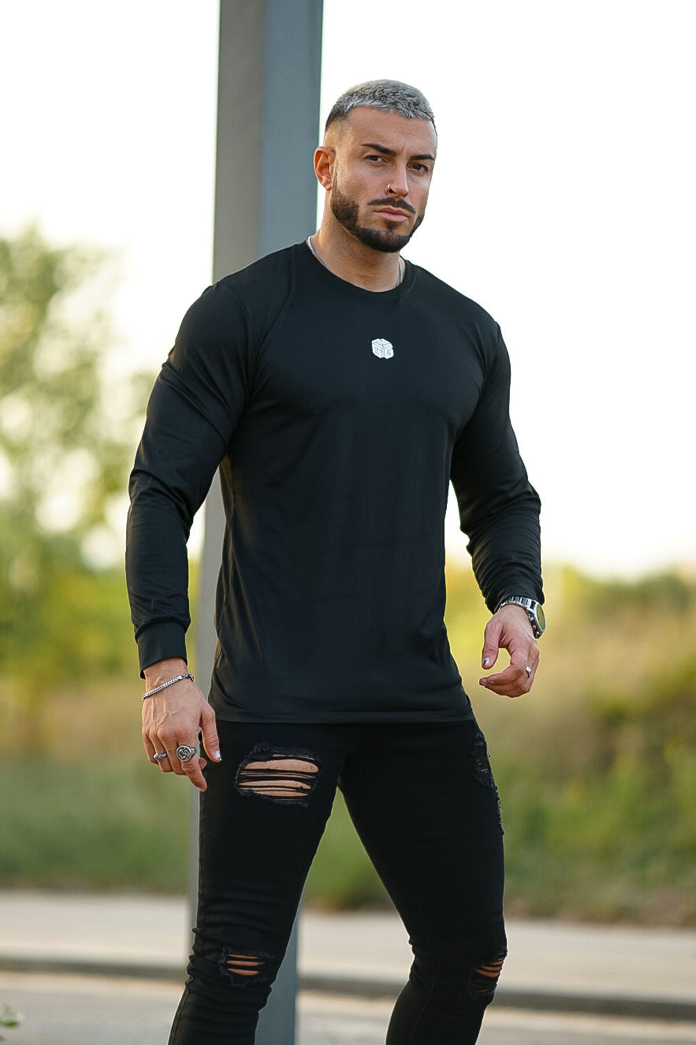 Men's Black Round-Neck Pullover: Comfort Redefined