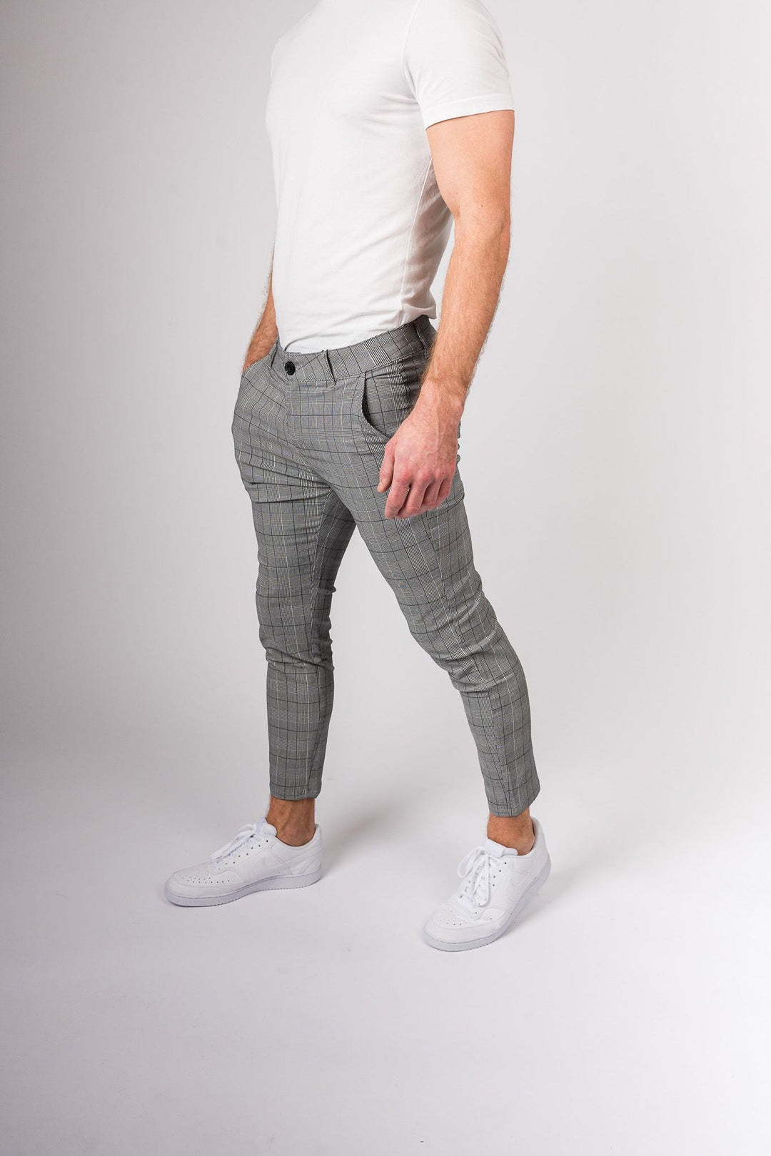 Luciano Chinos - Gray with square pattern