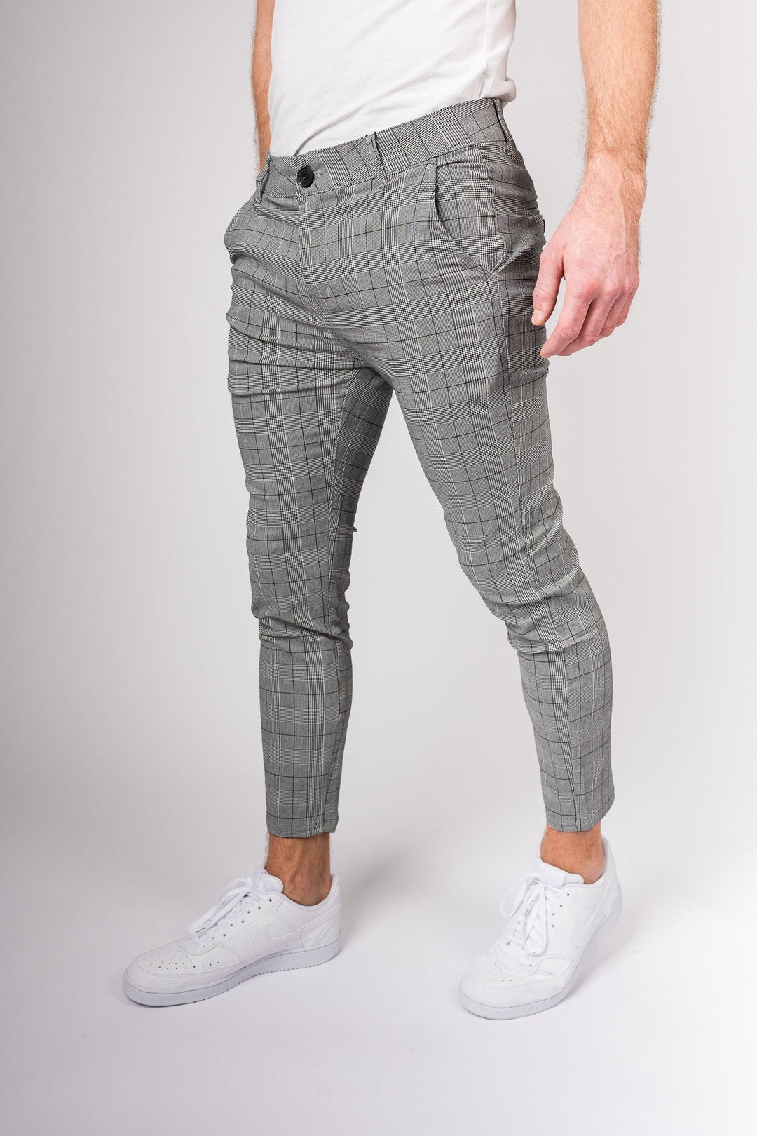 Luciano Chinos - Gray with square pattern